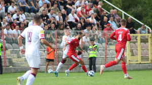 Dva zaostala meča Premijer lige u srijedu, četvorica nogometaša na 'hlađenju'