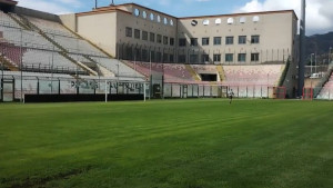 Trava uništena, tribine oronule, nikoga briga nije: Mister s juga - stadion koji danas izaziva tugu