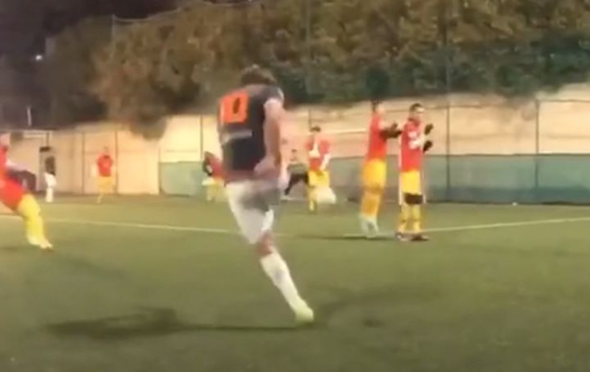 Totti još uvijek ima magiju u svojim nogama, sreća pa je navijač to snimio Totti još uvijek ima magiju u svojim nogama, sreća pa je navijač to snimio