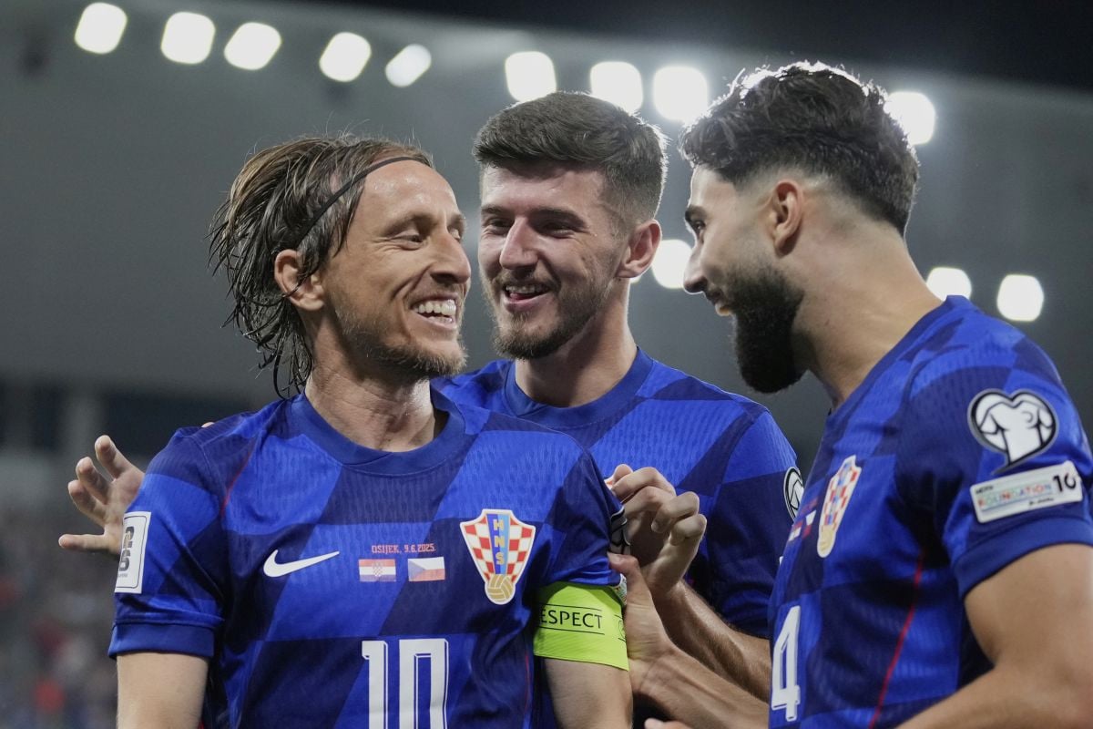 Modrić čelnicima Milana preporučio svog prijatelja, odmah su krenuli po njega: "On je zvijer" Modrić čelnicima Milana preporučio svog prijatelja, odmah su krenuli po njega: "On je zvijer"