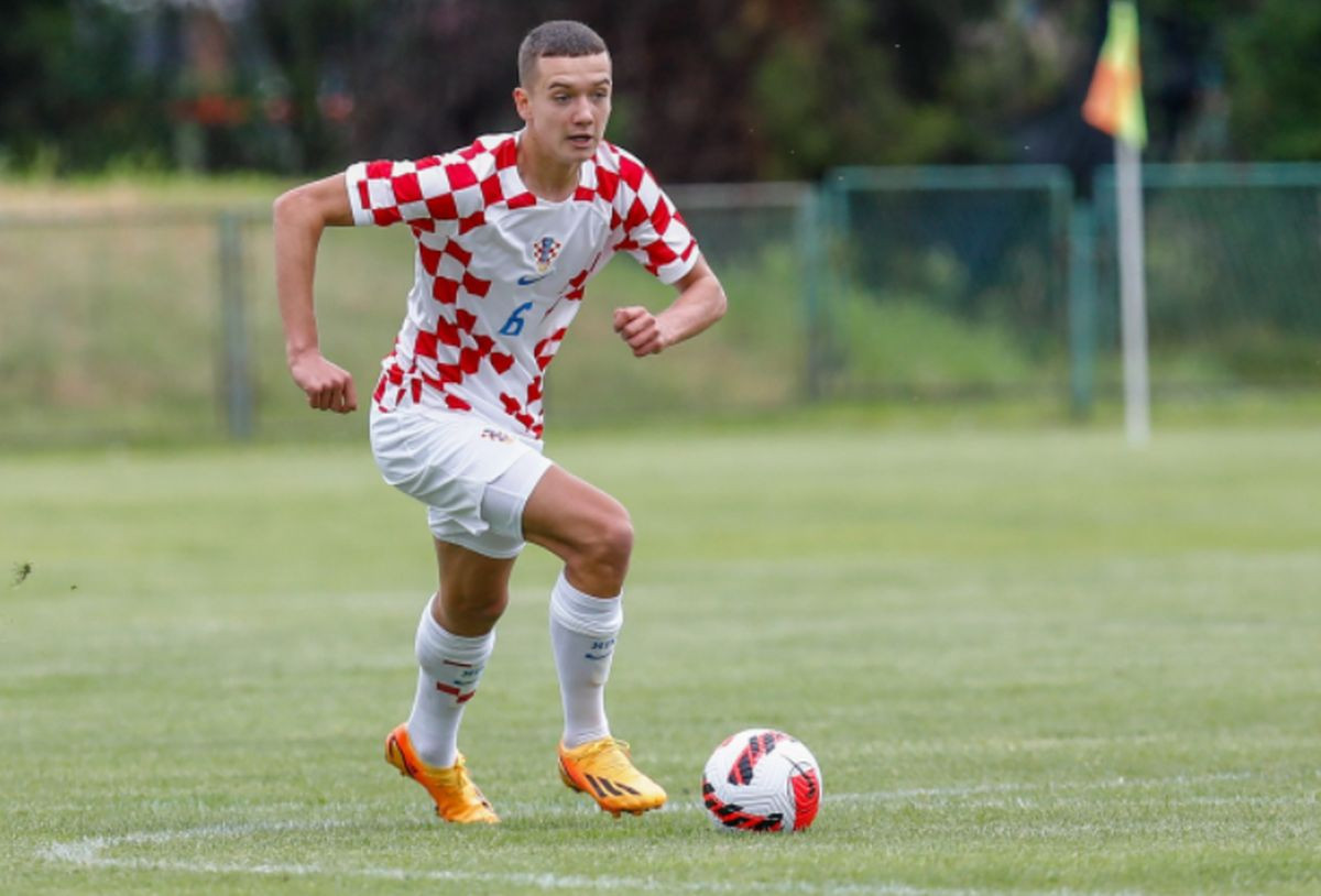 Talentovani Hrvat pred transferom života: Kreću pregovori s Romom, ali je najbliže Bayernu Talentovani Hrvat pred transferom života: Kreću pregovori s Romom, ali je najbliže Bayernu