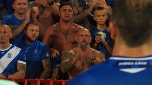 Vođa huligana na Marakani se okrenuo, a na leđima zastrašujući prizor koji ledi krv u žilama