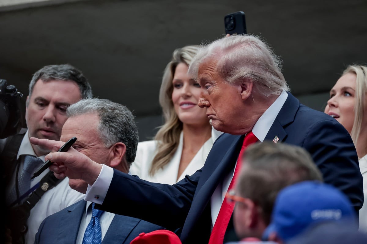 Navijači bijesni na Donalda Trumpa zbog njegovih riječi: "Kakav je**ni šu**k" Navijači bijesni na Donalda Trumpa zbog njegovih riječi: "Kakav je**ni šu**k"