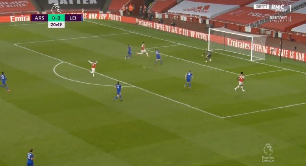 Aubameyang je sinoć postigao gol za Arsenal, ali svi su gledali samo Lacazettea