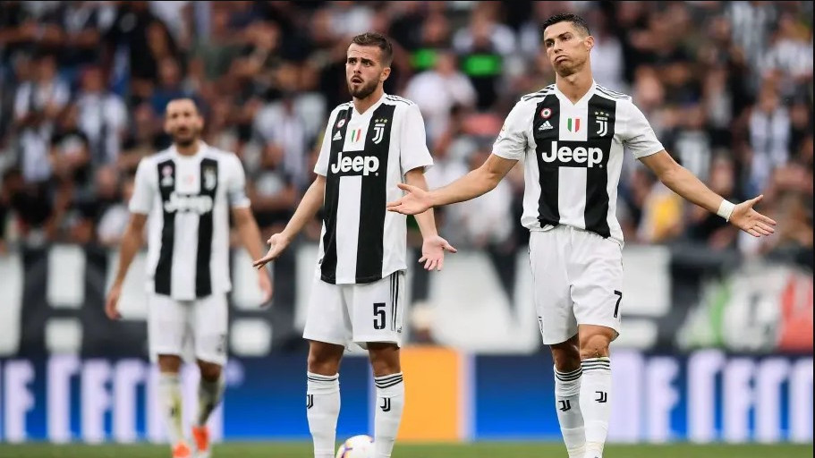 Veliki skandal u Italiji, igrači Juventusa su nakon poraza od Atletica partijali sa 60 manekenki!