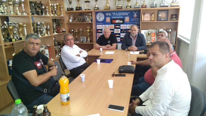Radnik dogovorio saradnju sa bivšim premijerligašem