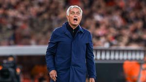 Mourinho se ponovo oglasio: "Ja odlučujem kada ću..."