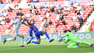 Oranje preoralo Gruziju, Englezi jedva dobili Rumune