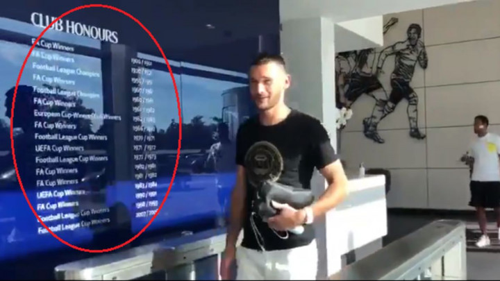 Llorisa 'uhvatili' kada nije htio: Spisak sa fotografije ne žele vidjeti ni navijači Tottenhama