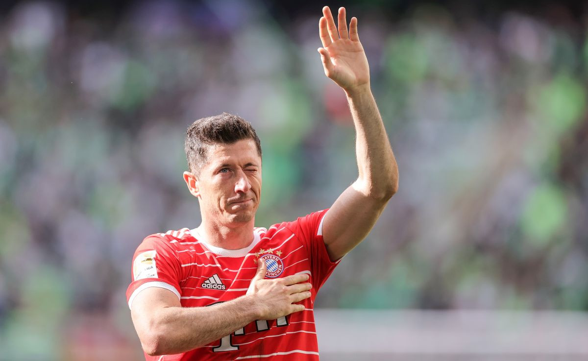 Zna se ko je sinoć javio novinarima da je Bayern prodao Lewandowskog Zna se ko je sinoć javio novinarima da je Bayern prodao Lewandowskog
