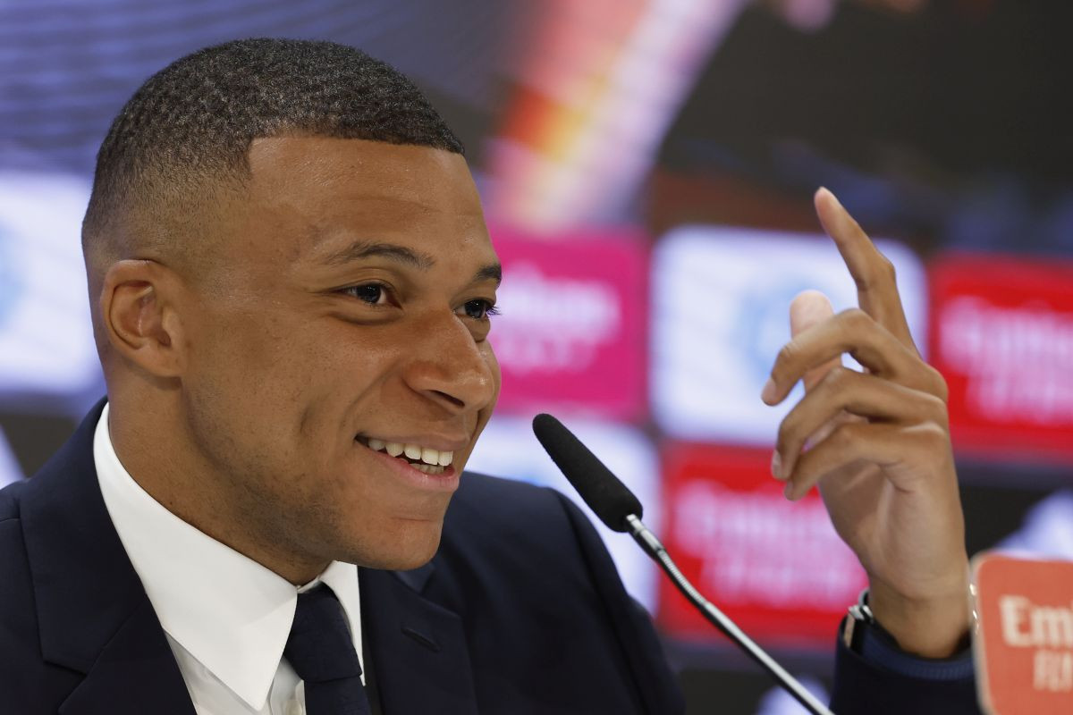Novinar postavio pitanje, a Mbappe kao da je samo to čekao - Uslijedio je "najhladniji" odgovor ikad Novinar postavio pitanje, a Mbappe kao da je samo to čekao - Uslijedio je "najhladniji" odgovor ikad