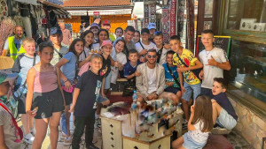 Džeko ponovo "u najljepšem društvu": Djeca na Baščaršiji okupirala Dijamanta 