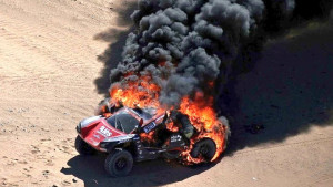 Spektakularan, ali i okrutan požar obilježio etapu relija Dakar u Saudijskoj Arabiji