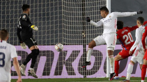 Real Madrid pobijedio Granadu, ali ponovo nije moglo bez VAR-a i skandala