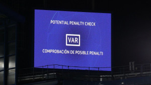 UEFA sutra "suspenduje" VAR?