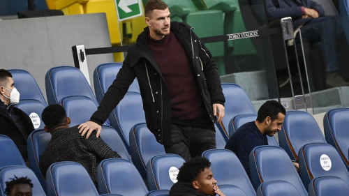 Džeko rizikuje da bude izbačen iz tima na duži periodi, ponuđen je nekolicini klubova