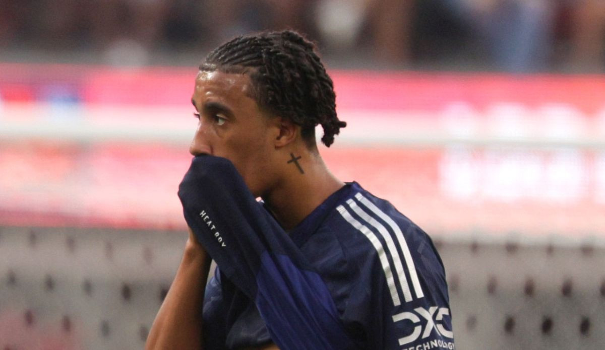 Katastrofa za igrača koji je prije deset dana potpisao za United, gori debi nije mogao ni zamisliti Katastrofa za igrača koji je prije deset dana potpisao za United, gori debi nije mogao ni zamisliti