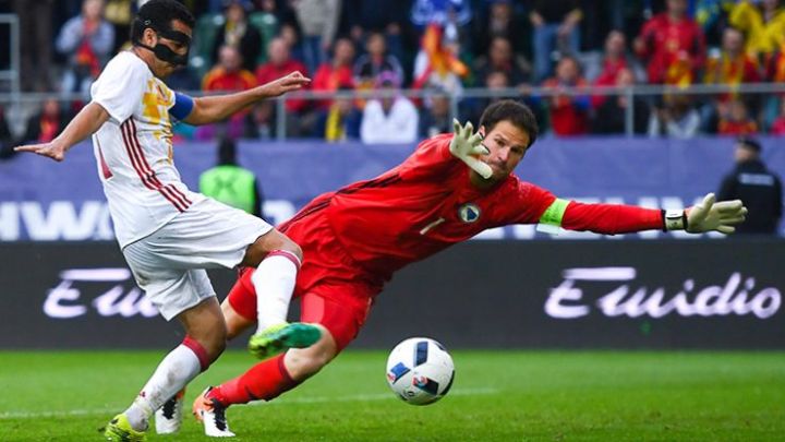 Igrači FIFA 17 bijesni zbog Begovića: Šta mu se dešava?!
