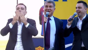 Xavi u suzama izašao na teren, a onda uzeo mikrofon i zapjevao s Laportom