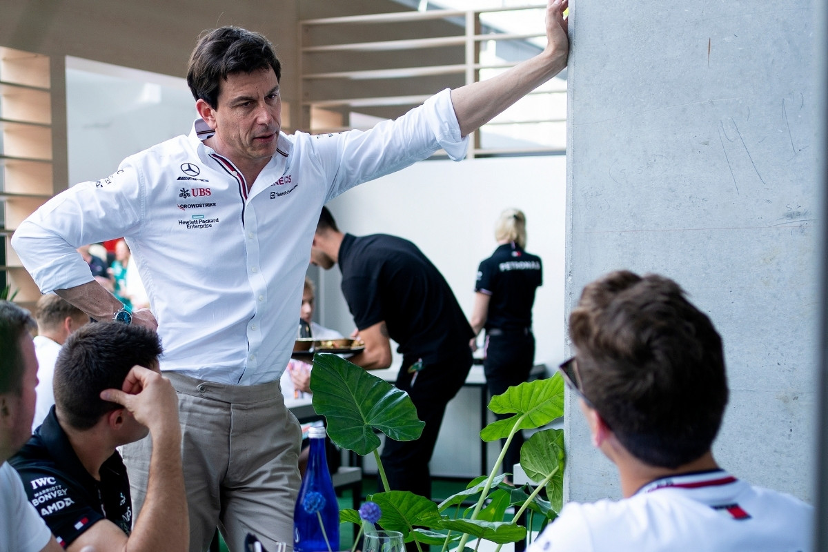 Rosberg otkrio neugodnu stranu Toto Wolffa: Russell ga očajnički pokušava kontaktirati Rosberg otkrio neugodnu stranu Toto Wolffa: Russell ga očajnički pokušava kontaktirati