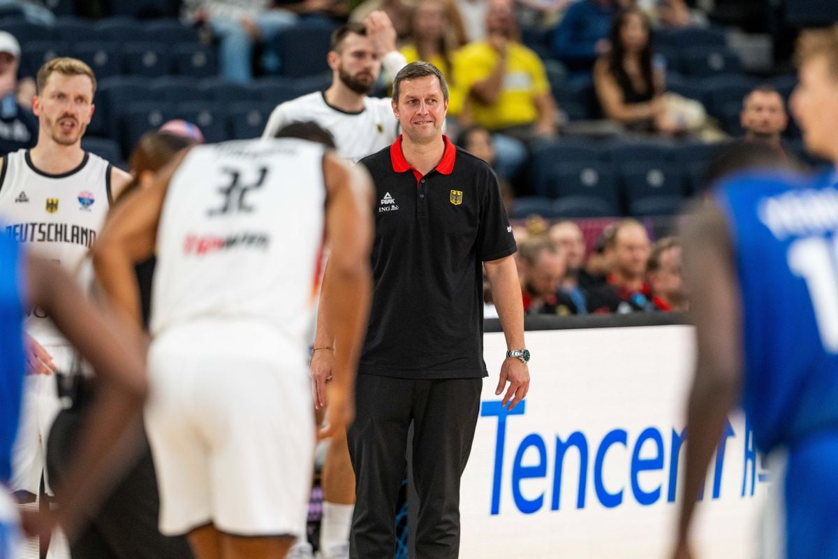 Schroder 'sredio' posao Ibrahimagiću i van reprezentacije: "Želim da ga vidim na klupi" Schroder 'sredio' posao Ibrahimagiću i van reprezentacije: "Želim da ga vidim na klupi"