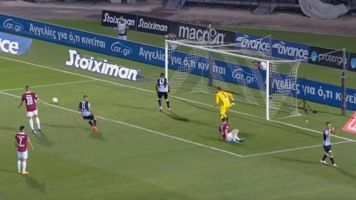 Ovakvu bruku teško šta može isprati: Pričat će se o promašaju napadača PAOK-a