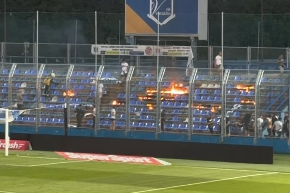 Sramotno šta je Torcida uradila nakon što je završena utakmica u Varaždinu Sramotno šta je Torcida uradila nakon što je završena utakmica u Varaždinu