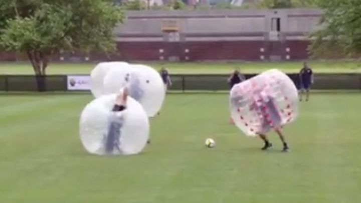 Urnebesne scene na treningu Rome: Igrači igrali u balonima
