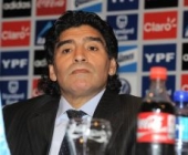 Maradona mijenja stručni štab