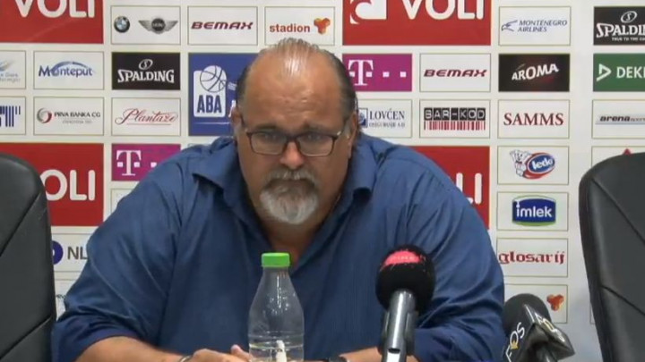 Džikić na presici poslije meča: Hajde, marš svi napolje!