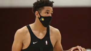 Malcolm Brogdon masku nosi čak i za vrijeme treninga