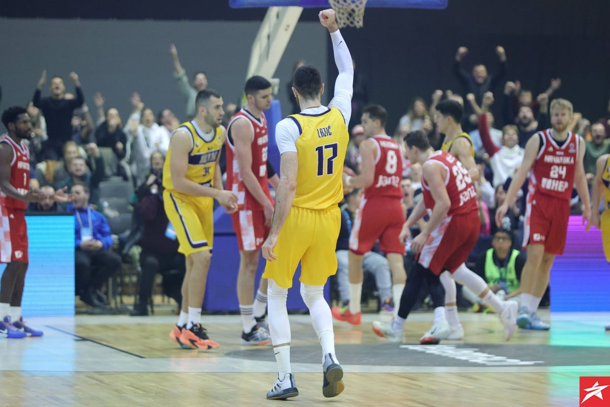 FIBA objavila najbolje jučerašnje poteze: Lazić u stilu Nowitzkog! FIBA objavila najbolje jučerašnje poteze: Lazić u stilu Nowitzkog!