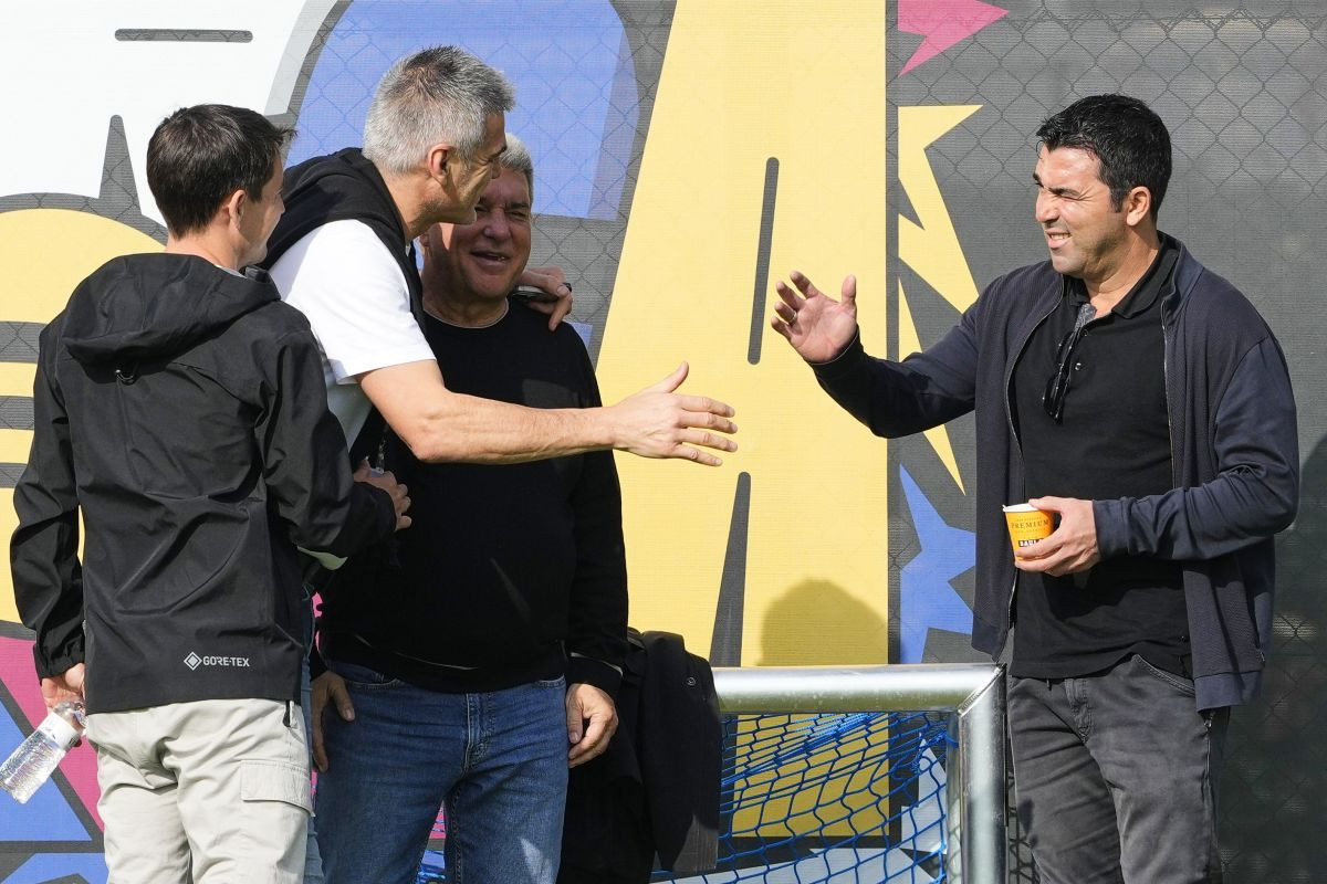 Godinu dana ga "ganjaju", a sada im se sam javio: Barcelona završava najveći transfer ljeta! Godinu dana ga "ganjaju", a sada im se sam javio: Barcelona završava najveći transfer ljeta!
