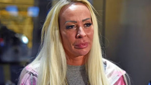 Gospođa Schumacher se skinula gola kako bi zaradila novac: "Ponovo izlazim s muškarcima"