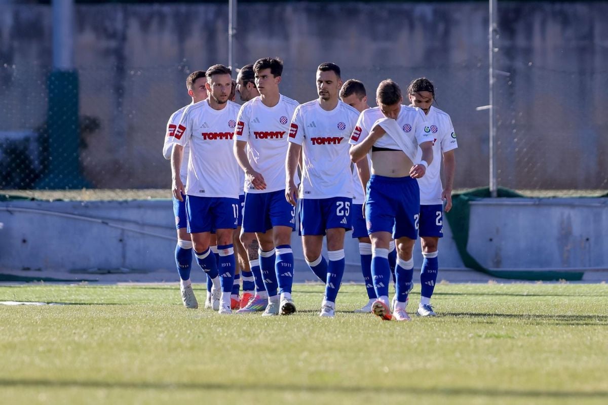 Na poziv Rakitića velika zvijezda stigla u Hajduk, odmah je izazvao probleme! Na poziv Rakitića velika zvijezda stigla u Hajduk, odmah je izazvao probleme!