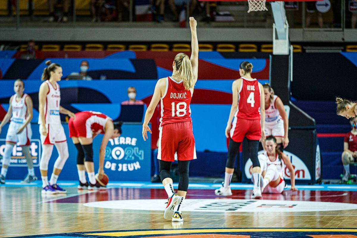 Od tihe i vrijedne tinejdžerke do lidera reprezentacije: Ivana Dojkić najveća opasnost za Zmajice Od tihe i vrijedne tinejdžerke do lidera reprezentacije: Ivana Dojkić najveća opasnost za Zmajice