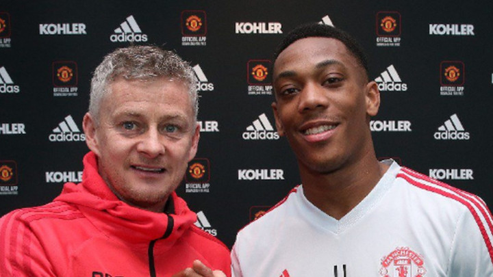 Šta je to potpisao Anthony Martial?
