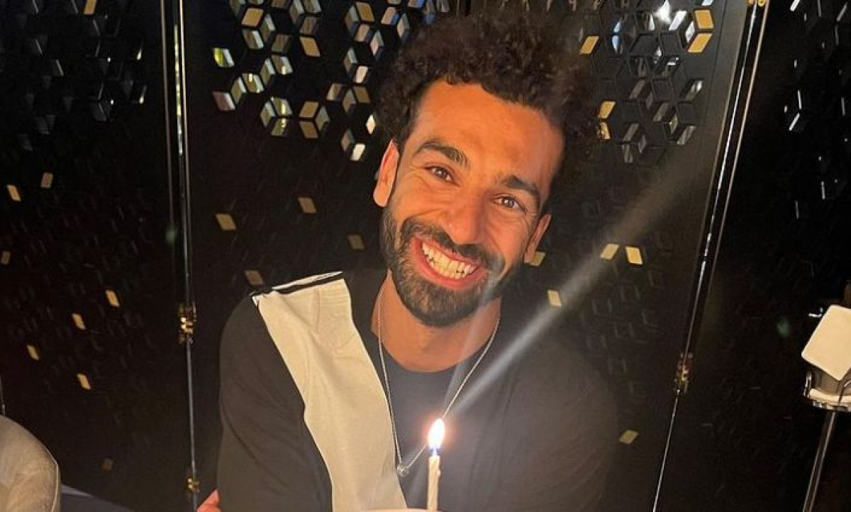 Salah nije krio osmijeh na licu kada je vidio kakvu rođendansku tortu je dobio