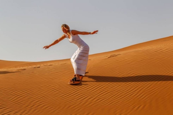 Caroline Wozniacki surfala na pješčanim dinama