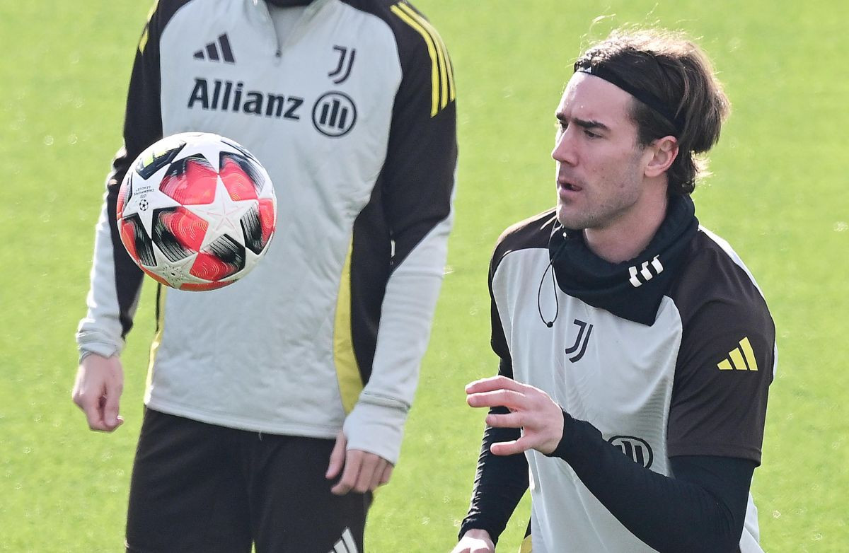Vlahović "tik" pred kraj prijelaznog roka u transferu vrijednom 65 miliona eura odlazi iz Juventusa! Vlahović "tik" pred kraj prijelaznog roka u transferu vrijednom 65 miliona eura odlazi iz Juventusa!