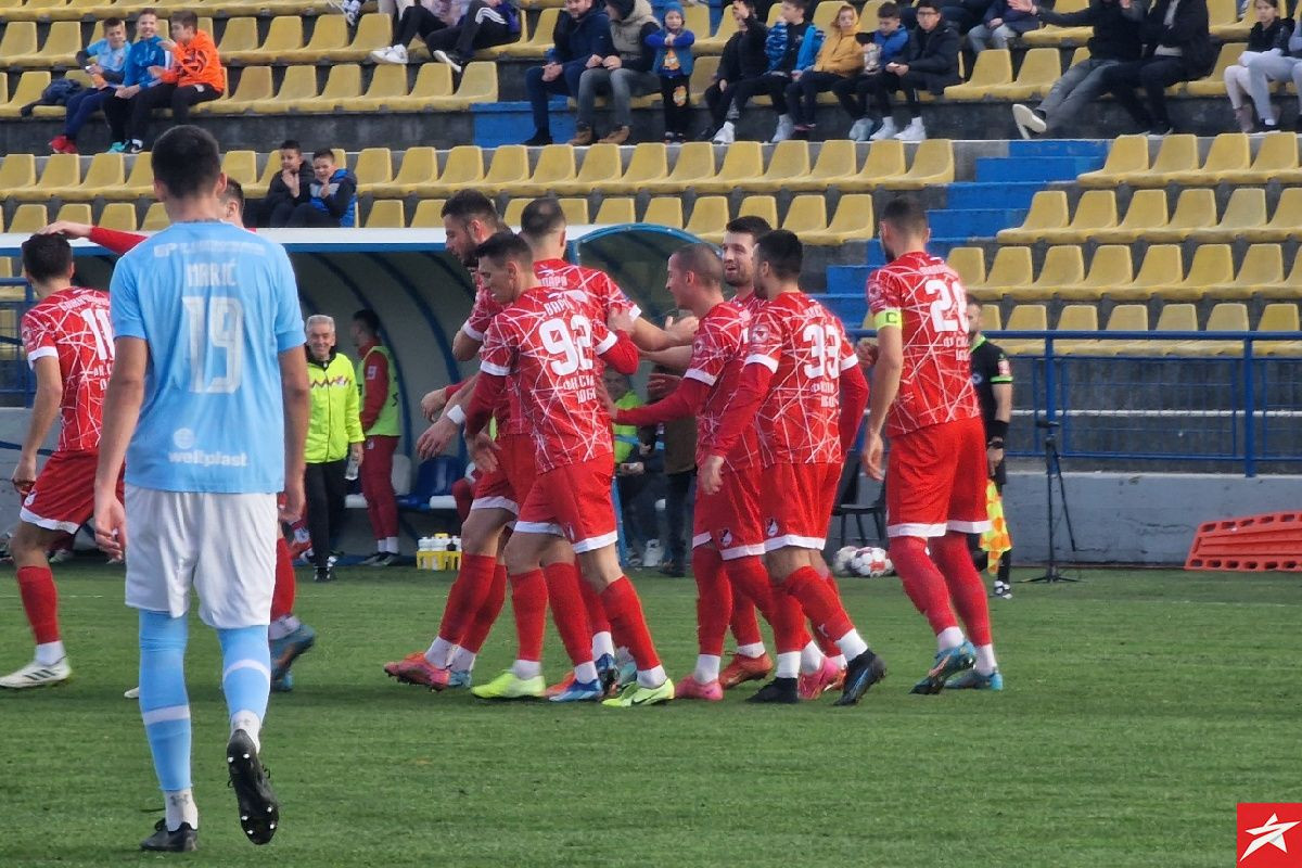 Sloga na Zlatiboru vodila sa 2:0 protiv Novog Pazara, a onda je na scenu stupio Semir Alić Sloga na Zlatiboru vodila sa 2:0 protiv Novog Pazara, a onda je na scenu stupio Semir Alić