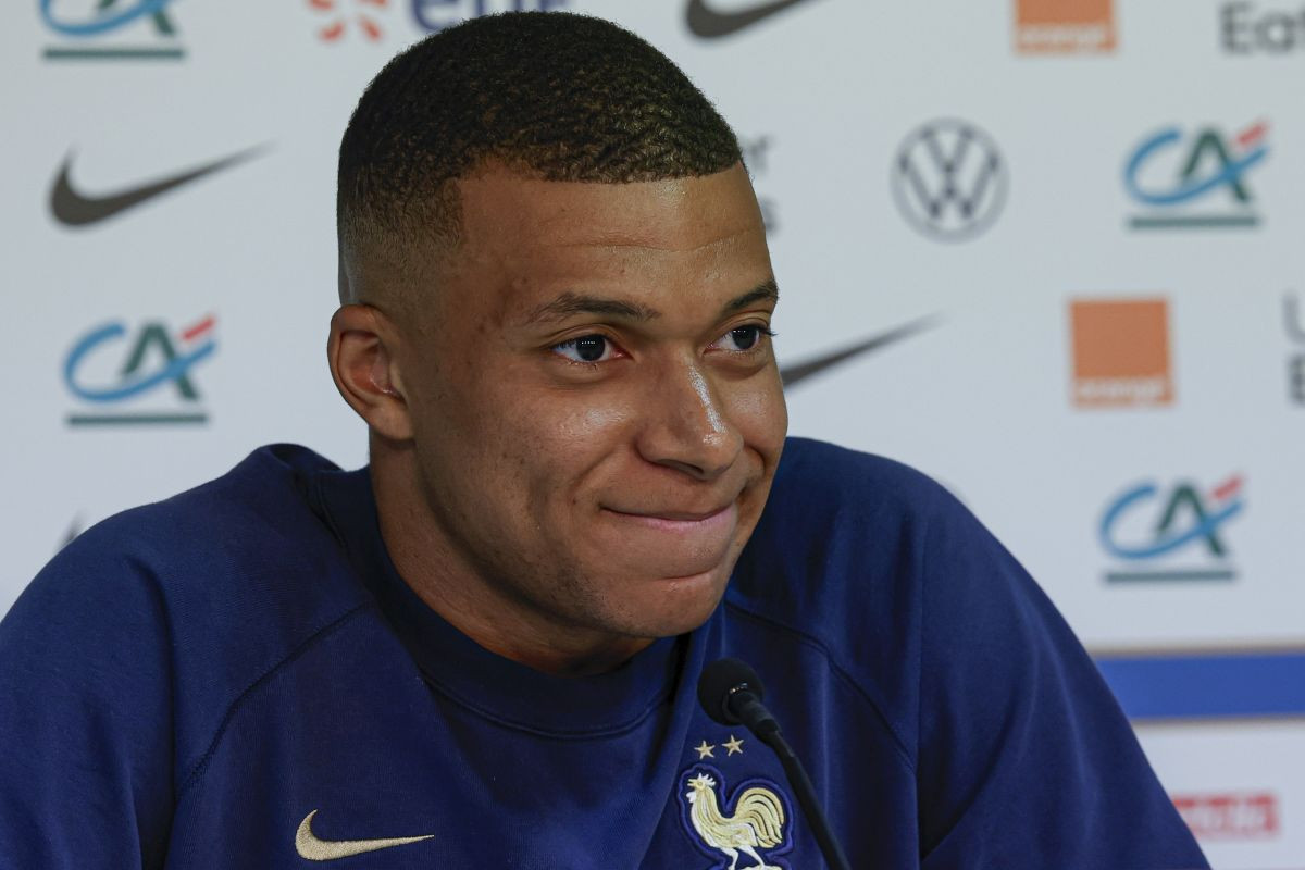 PSG prodaje Mbappea, ali ne Realu i to uz samo jedan uslov PSG prodaje Mbappea, ali ne Realu i to uz samo jedan uslov