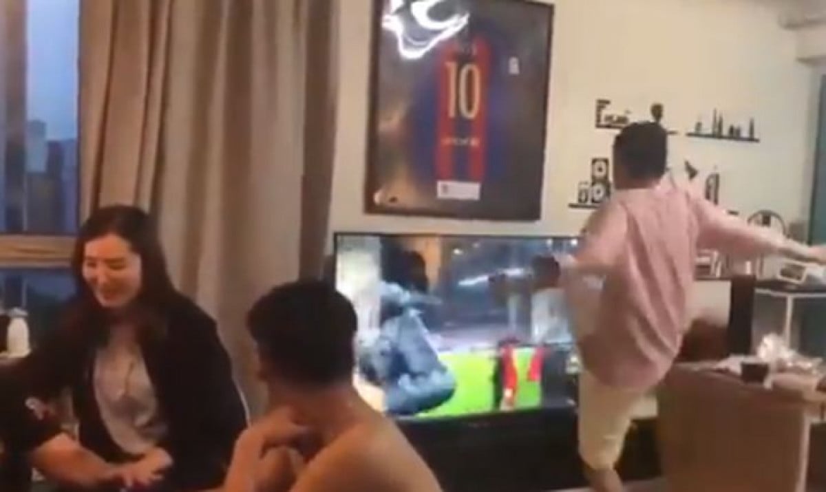 Navijač Barcelone razbio TV nakon blamaže na Anfieldu