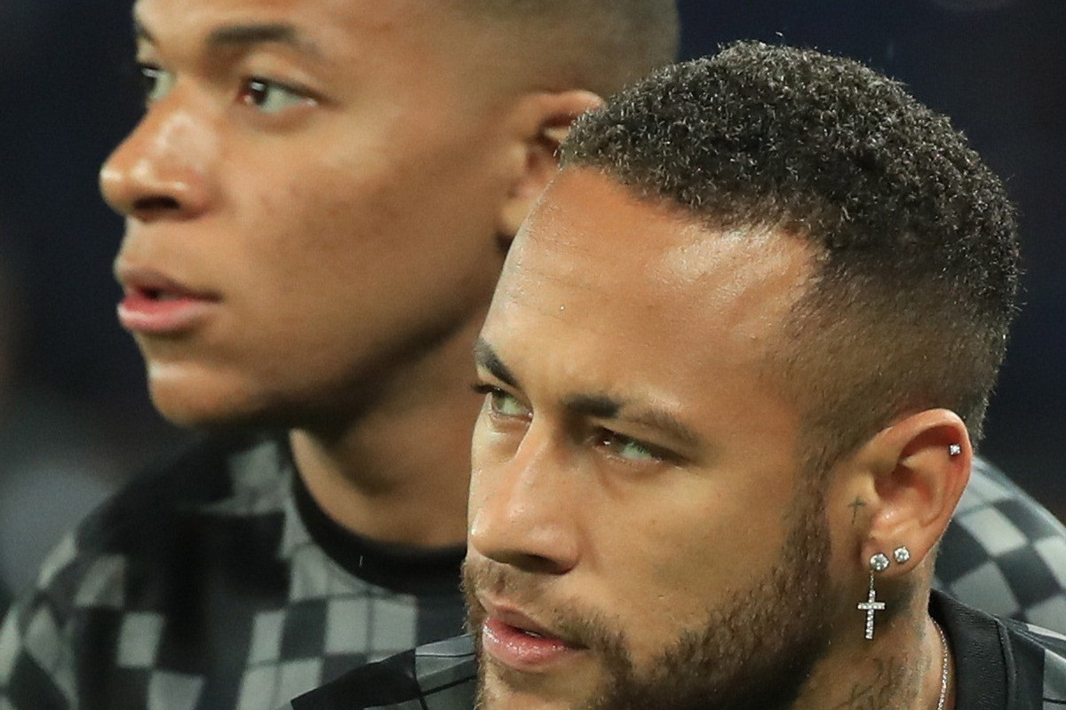 PSG donio odluku: Šta čeka Mbappea i Neymara nakon sukoba na terenu i svlačionici? PSG donio odluku: Šta čeka Mbappea i Neymara nakon sukoba na terenu i svlačionici?