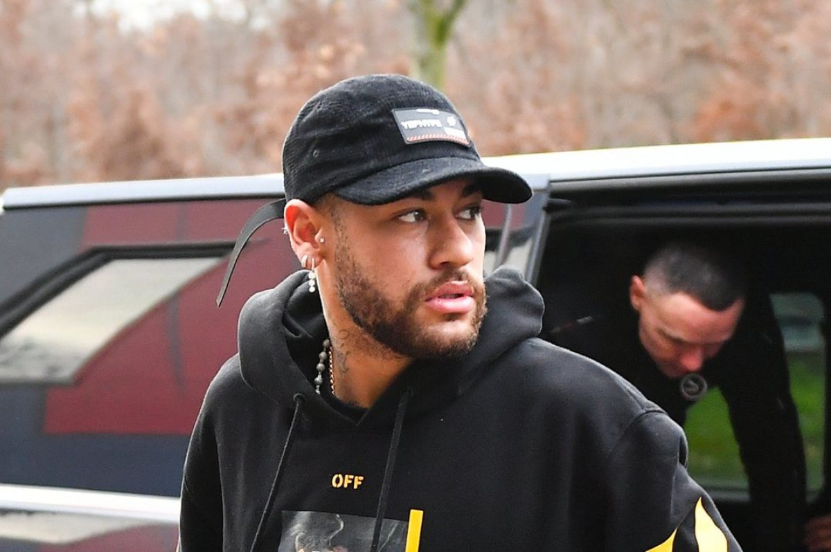 Neymar se vratio u Pariz, ali svi su odmah primijetili izraz na njegovom licu