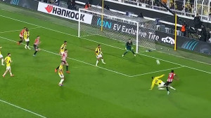 Dominik Livaković ne zna šta ga je snašlo danas u Istanbulu - Ovakvu 'golčinu' u životu nije primio