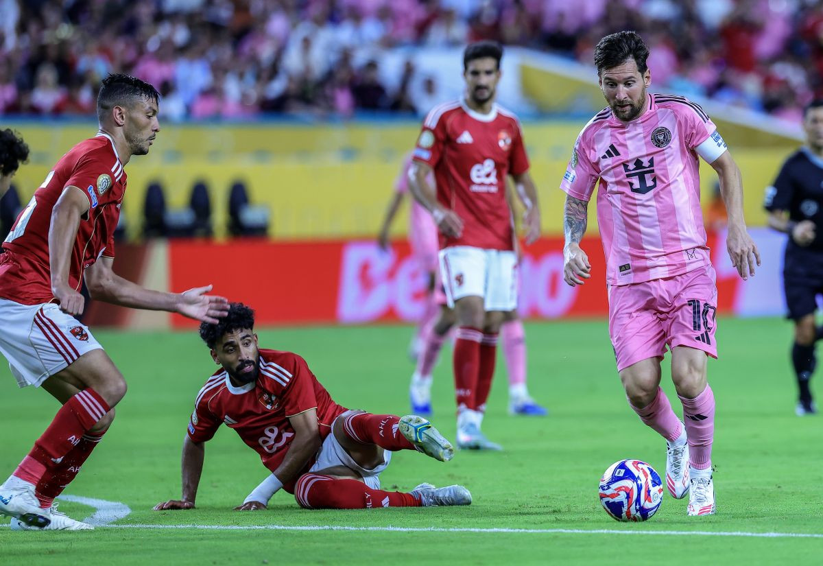 Messi izluđivao protivnike, ali šou ukrao golman Al Ahlyja El Shenawy! Messi izluđivao protivnike, ali šou ukrao golman Al Ahlyja El Shenawy!