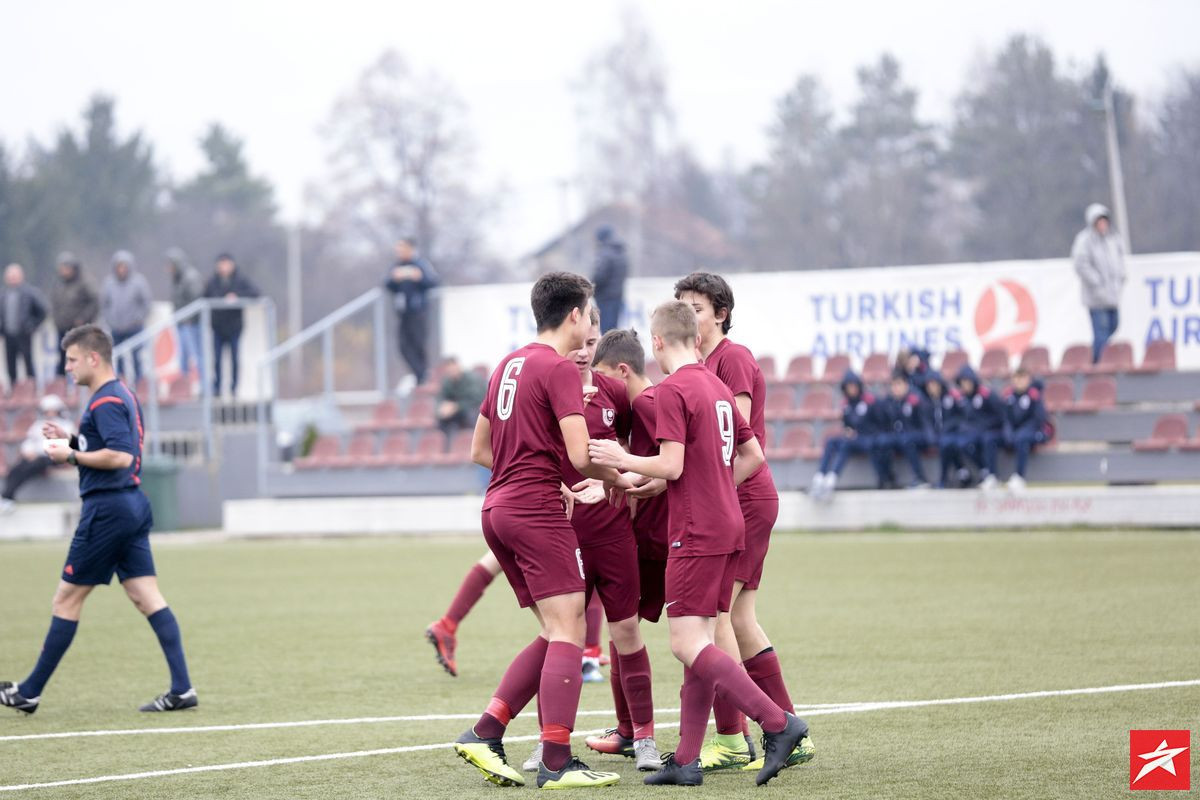 Pioniri FK Sarajevo pobjedom u gradskom derbiju stigli do titule prvaka Pioniri FK Sarajevo pobjedom u gradskom derbiju stigli do titule prvaka