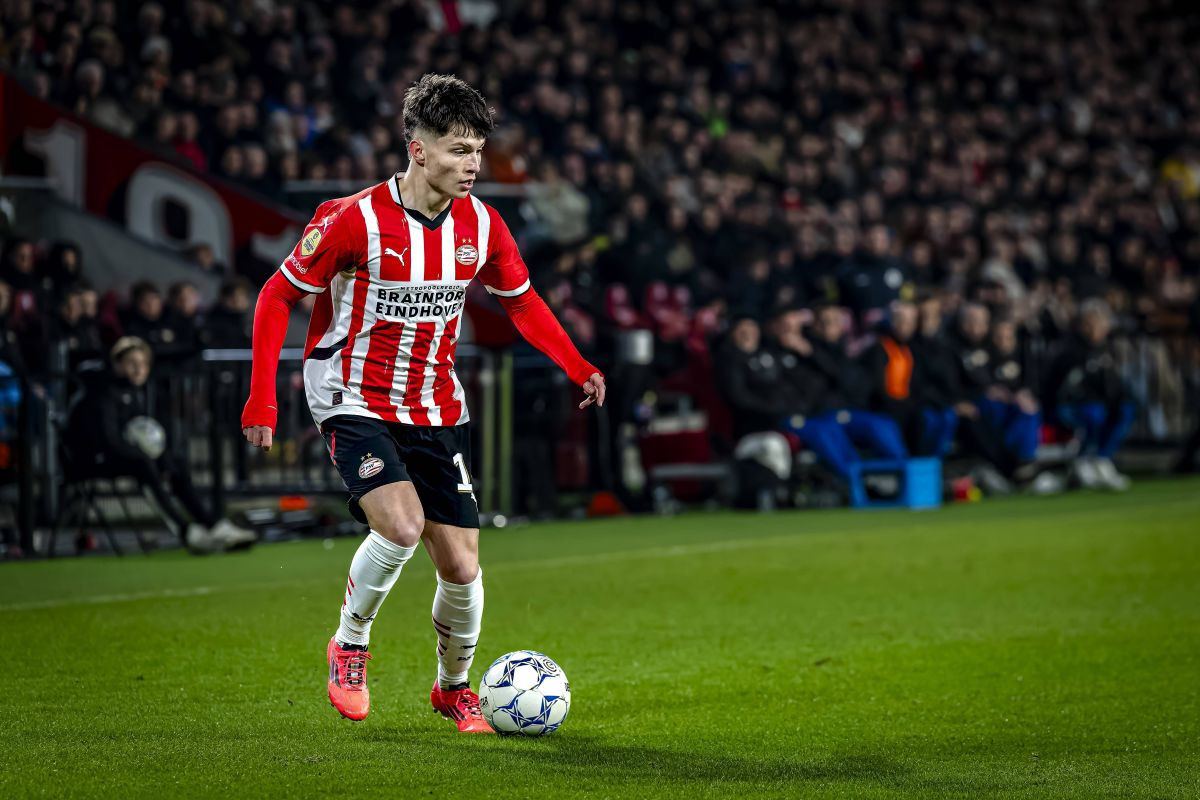 Esmir Bajraktarević vraćen u prvi tim PSV-a i to za meč Lige prvaka protiv Arsenala