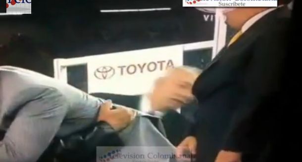 Kakav blam: Predsjednik FS Kolumbije pokušao ukrasti medalju